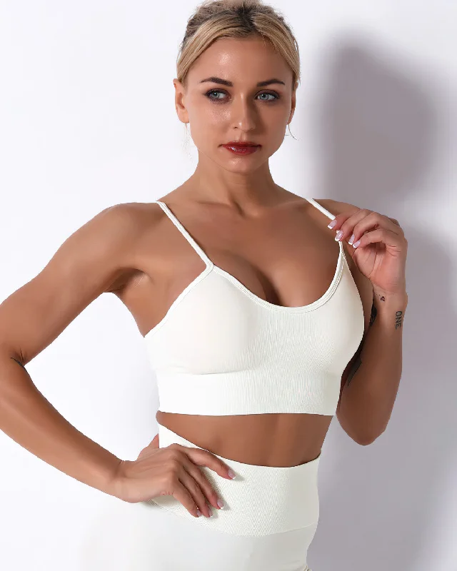 Sports bra for battle ropes -Mikaela Sports Bra - Beige