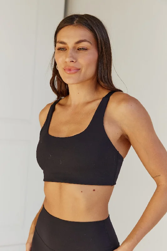 Sports bra for pace sprints -Astoria LUXE BALANCE Staple Sports Bra - Black