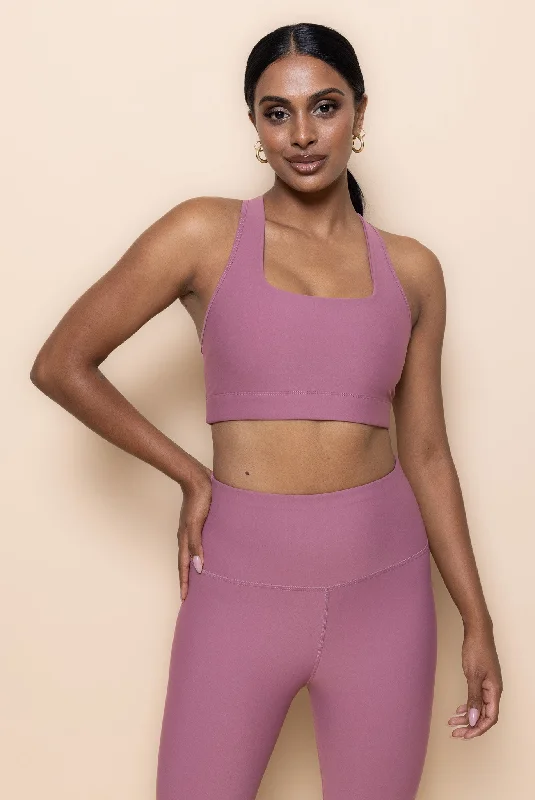 Sports top with twist shape -Elements Crop